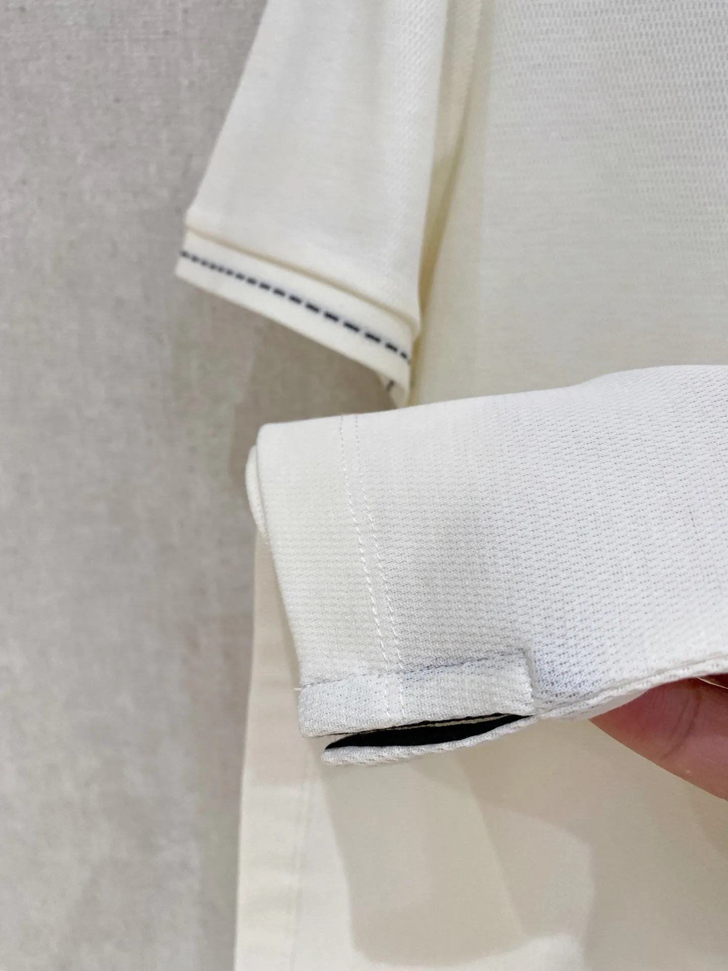 Loro Piana# New Arrival men's POLO shirt is now available! Customized jacquard mesh fabric, soft and comfortable texture, very breathable, long-lasting washability, Versatile style! Color: Dark Blue Green Light Blue Black White Size: M-XXXL